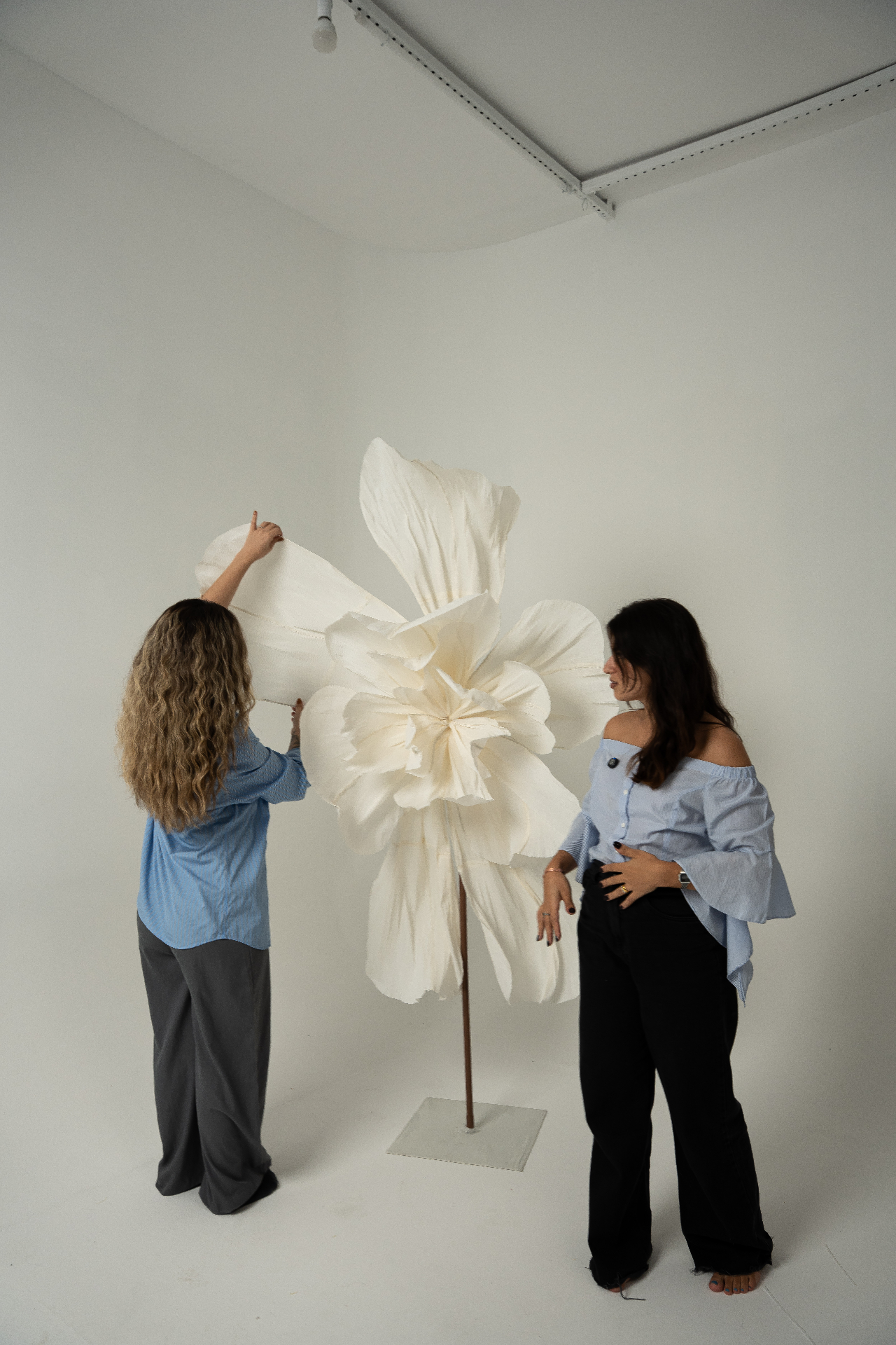 White Oversized Flower handmade by the founders of Oliva Studio